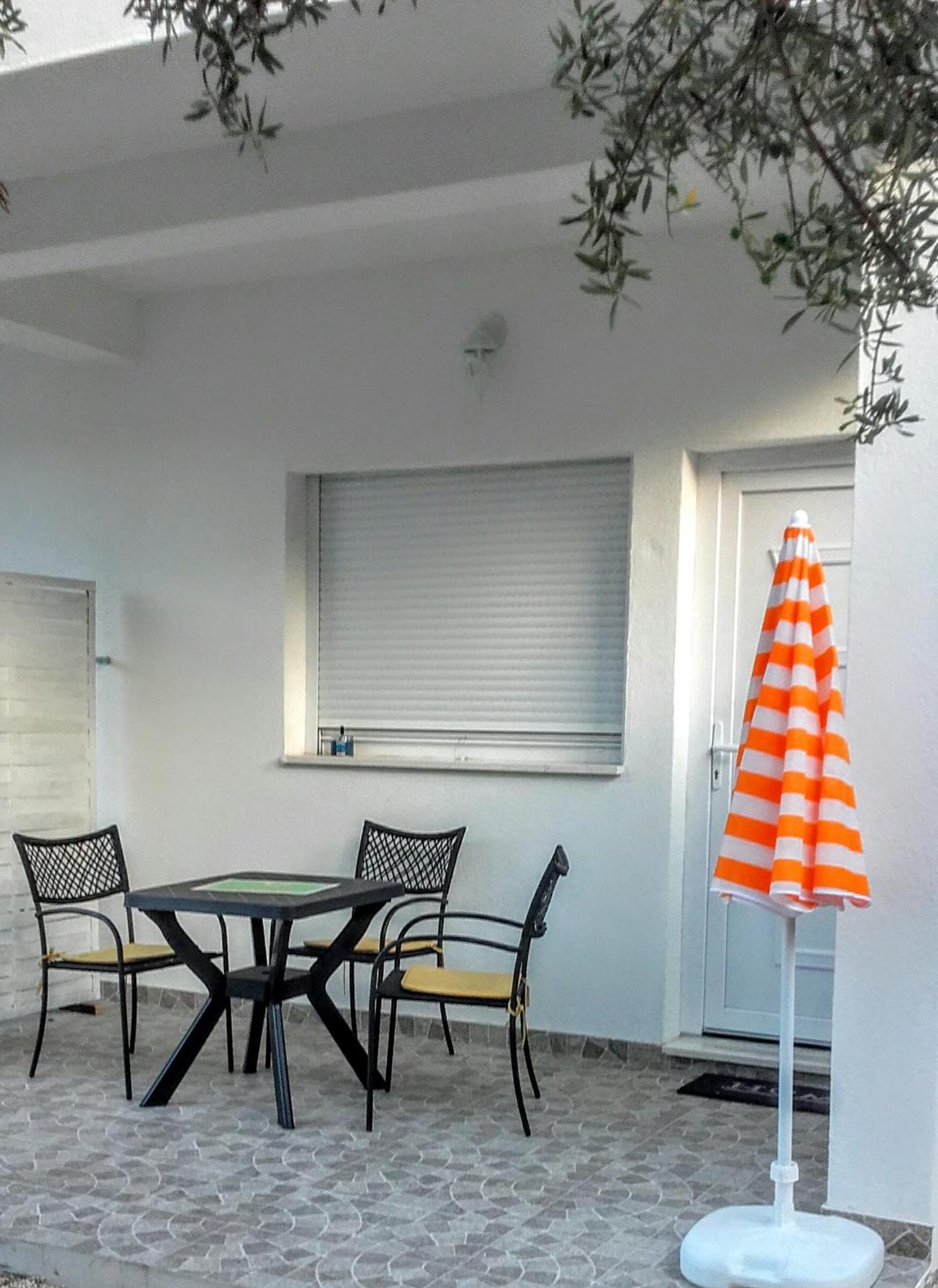 Violeta - Studio Apartman - 50 M From The Beach Apartment Trogir Exterior photo